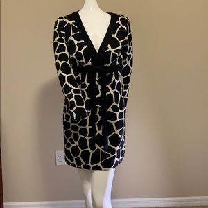 MILLY Deep V-Neck Empire Waist Long Sleeve Wool Giraffe Print Shift Dress NWOT 6